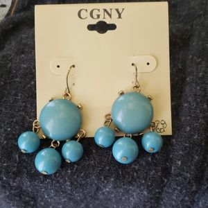 Gold tone acqua dangled earrings